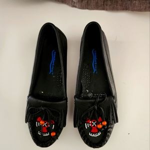 Size 6 and a 1/2 comfort view, Casual Shoe.